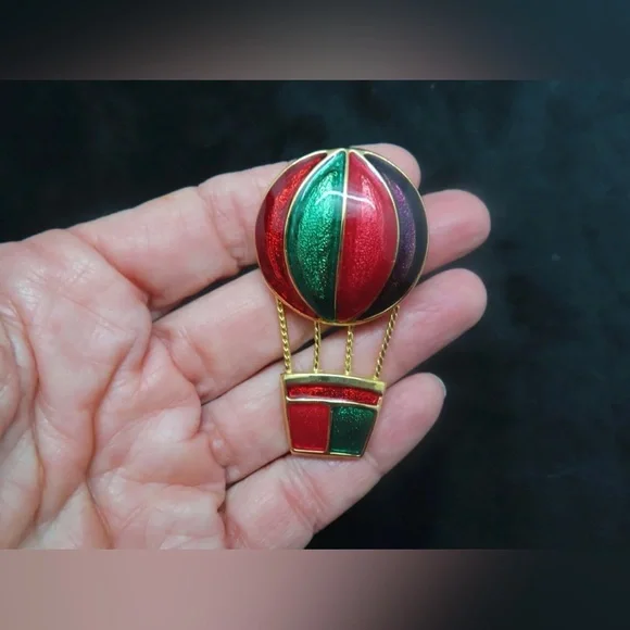 Kim Rogers Vintage Hot Air Balloon Gold Tone Brooch With Red, Purple, & Green. - Picture 3 of 11